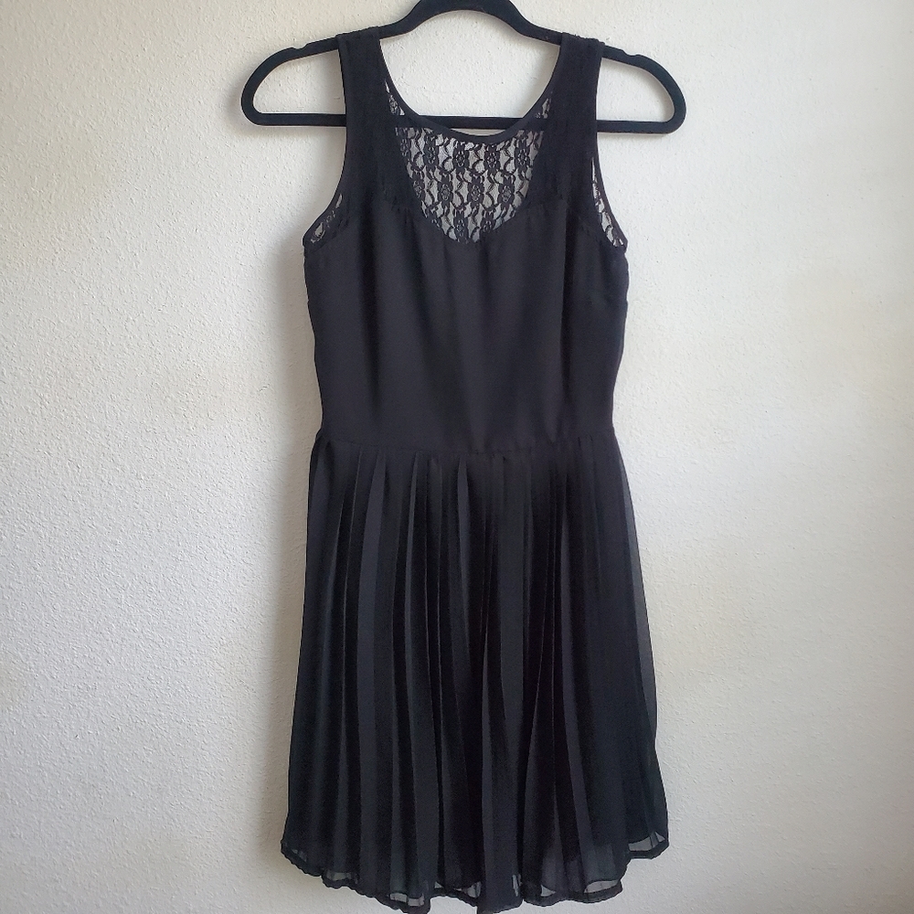 Pinky Black Sleeveless Dress